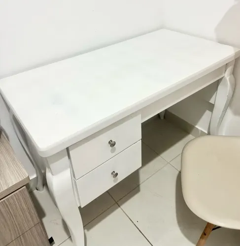 Mesa provençal para casa ou escritório