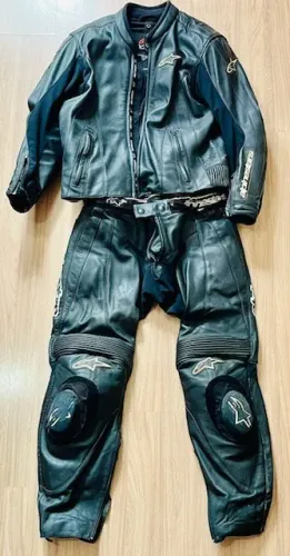Macacão integrado de Couro Alpinestars Preto