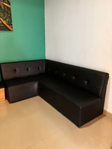 Sofá em L ideal pra clínicas e restaurante. 