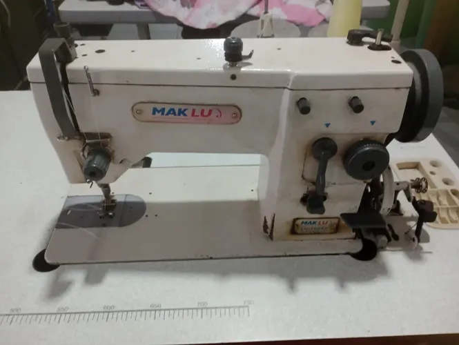 Máquina de costura Lumak, 20U