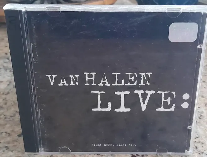 CD duplo do Van Halen. Álbum "Live: right here, right now".