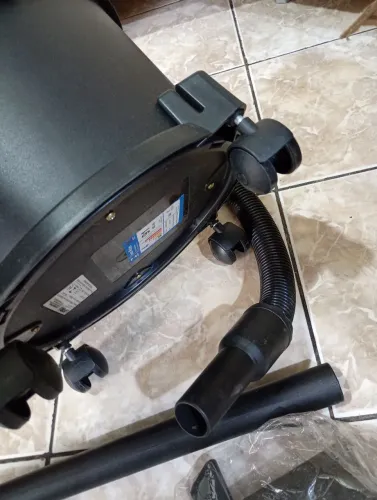 Aspirador na caixa pó e água com soprador
