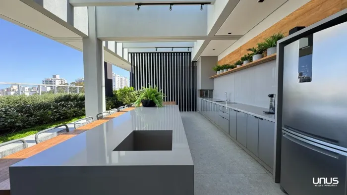 Apartamento com 3 suítes em Florianópolis