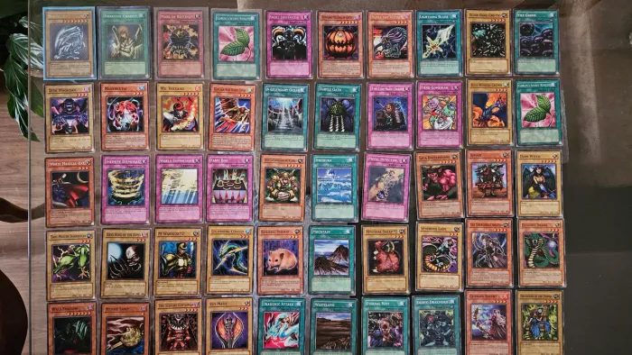 Coleção Yu-Gi-Oh! Original - 120 Cartas Clássicas e Modernas