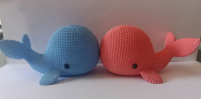 Par de Baleias Decorativas em Tricô Impresso em 3D - Casal Baby Baleia (Azul e Rosa)