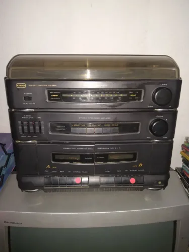Toca discos, K7 e AM FM CCE
