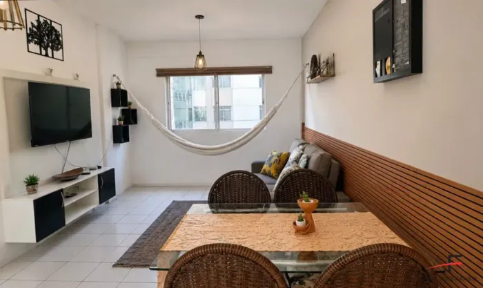 Apartamento mobiliado e projetado com 2 quartos para locação na Praia do Futuro