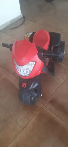 Moto elétrica infantil