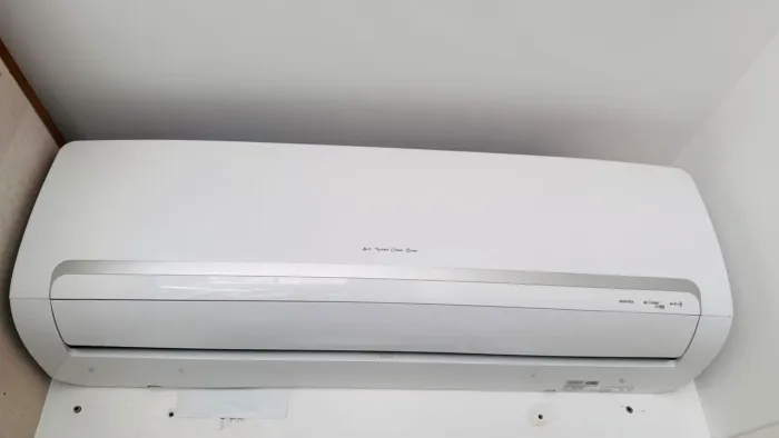 Ar-Condicionado Split Inverter Springer Midea 18.000 BTUs Frio 220V - Modelo 42MBQA18M5