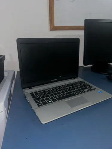 Notebook Samsung i3, 4gb com SSD