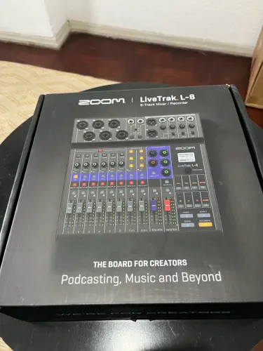 Mesa de som zoom live track L8 10x sem juros nos cartões de créditos Mastercard ou visa
