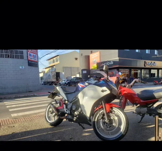 CBR 250R COR CAPITÃO AMÉRICA
