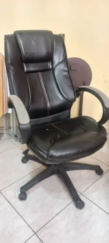 Cadeira presidente por 180 reais