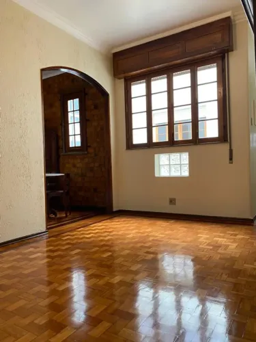 Apartamento para aluguel tem 88 metros quadrados com 2 quartos