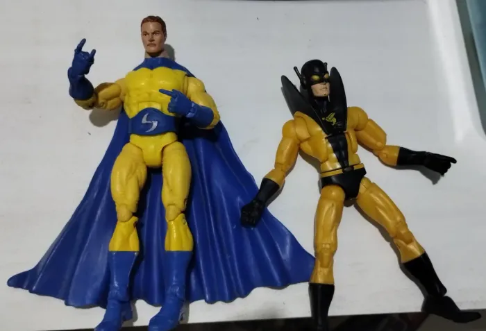 Kit Bonecos Action Figure Marvel Legends, Sentry e Yellow Jacket