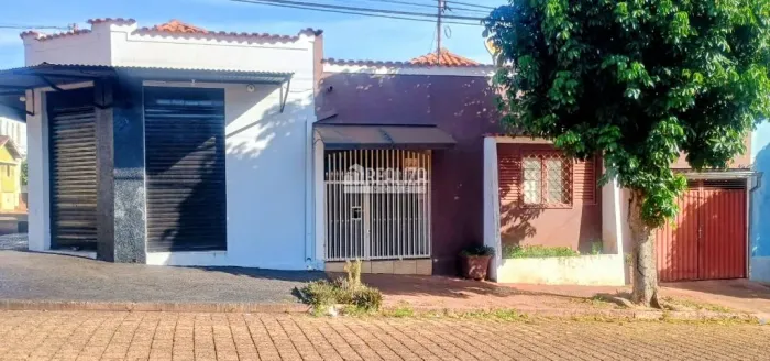 Vende-se casa com ponto comercial - Região Vila Gomes- Jardim Santa Rita em Igarapava/SP