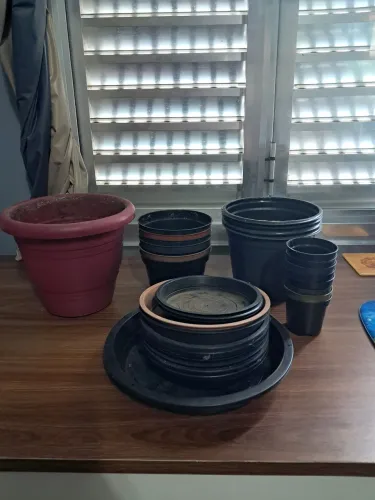 Conjuntos de vasos e pratinhos de jardim
