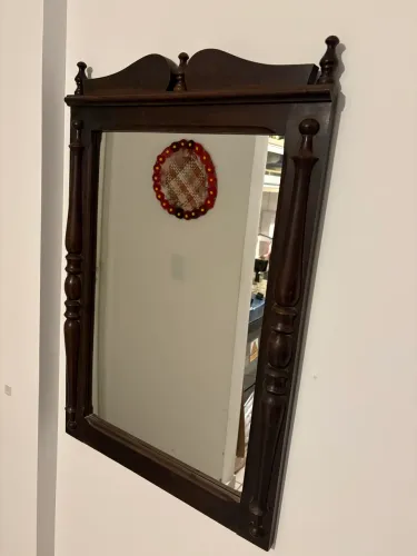 Espelho antigo em madeira maciça