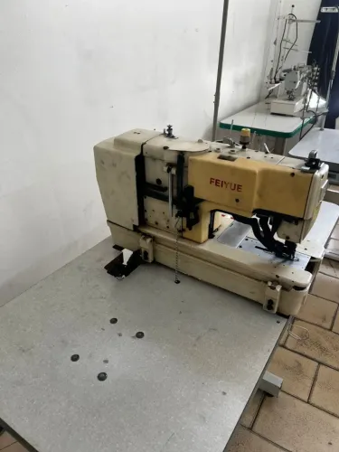 Máquina de Costura Caseadeira Industrial Feiyue - Robusta