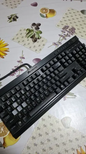 Teclado mecânico corsair