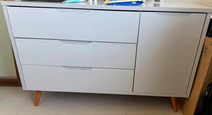Vendo cômoda em ótimo estado de conservação