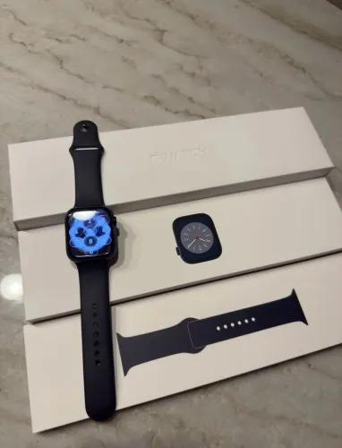 Apple Watch Series 8 GPS - Caixa meia-noite de alumínio - 45 mm