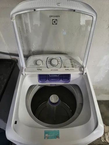 MÁQUINA DE LAVAR ELECTROLUX 12 KG CESTO INOX 