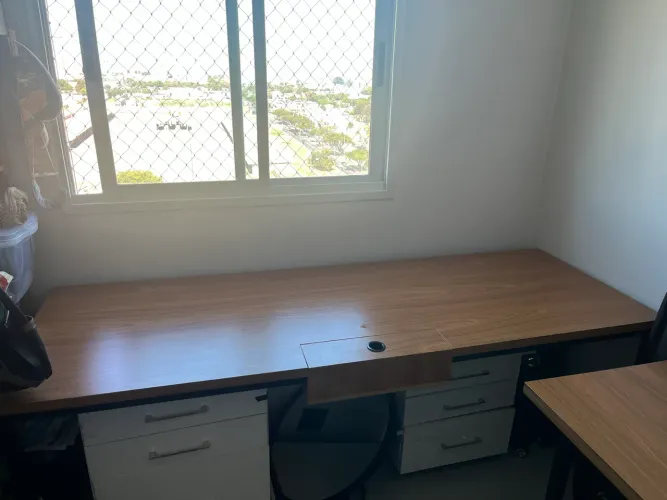 Mesa de escritório e estudo estilo industrial