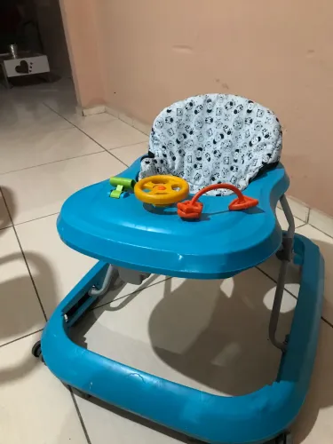 Vende-se Andador