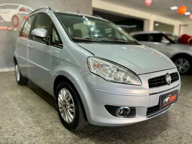 Fiat Idea Attractive 1.4 Fire Flex 8V 5P 2012