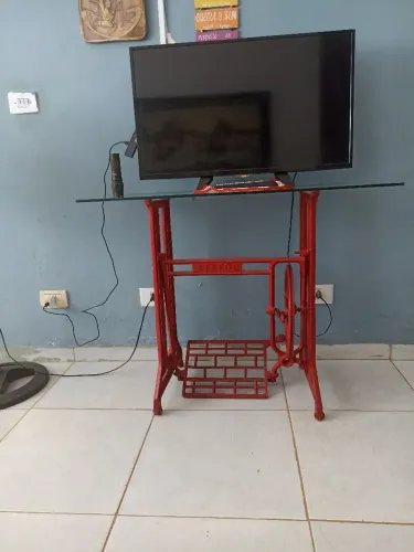Raque de vidro e pé de máquina