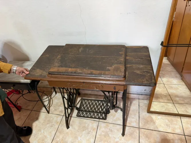 Máquina de costura antiga