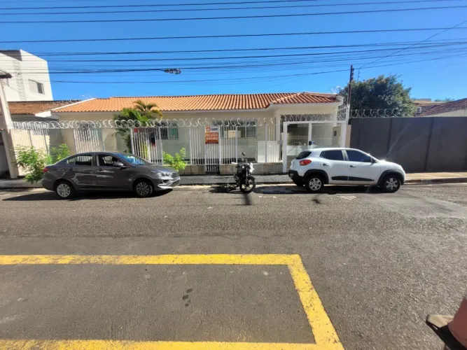Casa comercial para locação no bairro Martins
