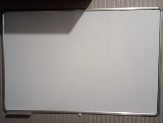 Lousa branca e quadro de Cortiça + brinde