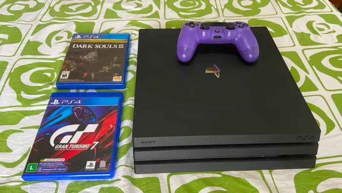 PS4 PRO 1TB 2 Jogos 01 controle