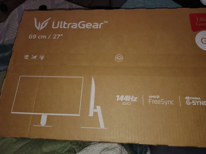Monitor gamer novo LG Ultragear 27 144hz IPS. 