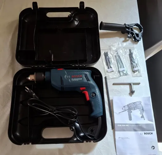 Furadeira Bosch profissional GSB 550 RE