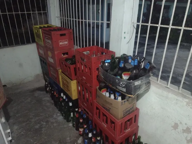Vendo caixas de cerveja com os cascos para seu comércio em geral por 35 reais cada