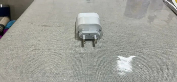 Fonte de Carregador Turbo 20W USB-C (Nova / Com Lacre)