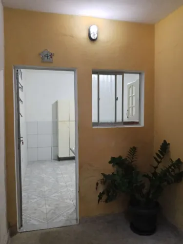 Kitnets próx.ao  midway  com mobília 