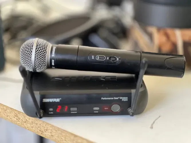 Microfone Sem Fio Shure Pgx4 - Sm58 Linha Profissional