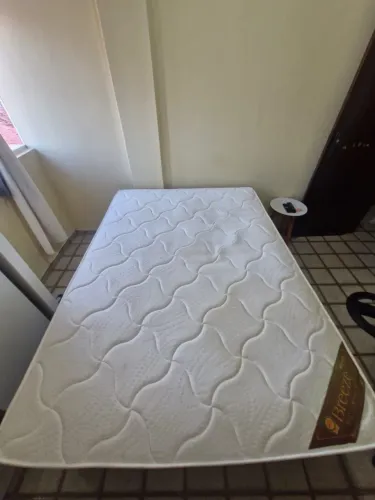 Cama Box Conjugado Casal Mola Ensacada 138X188X52 - único dono, sem marcas de uso