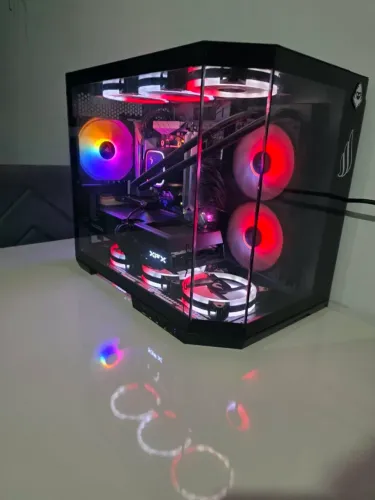 PC Gamer Ryzen 7 5700X RX 9060 XT 16GB 32GB RAM SSD NVMe