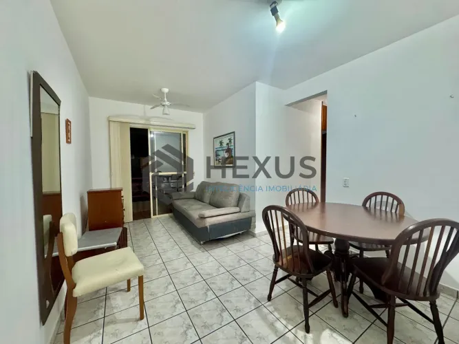 Apartamento com varanda e lazer na Enseada, Guarujá