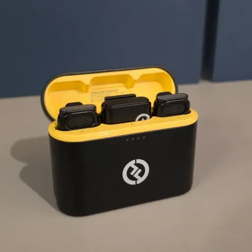 Microfone sem Fio HollyLand Lark M1 Para 2 Pessoas Preto