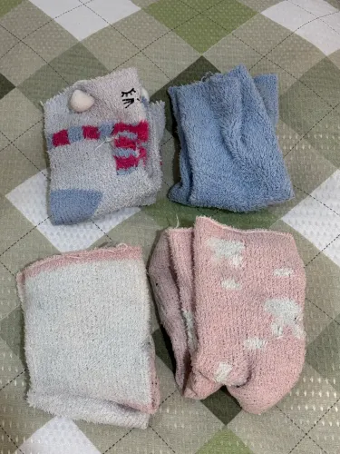 4 meias quentinhas 