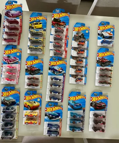 Hot wheels lote K e L 2026 44 miniaturas fantasia