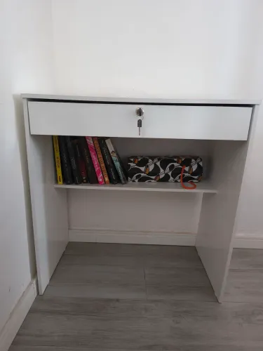 Mesinha e cadeira para trabalho ou estudo 