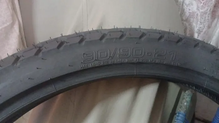 Par de pneu 140/80 aro 21 e 80/80aro 18