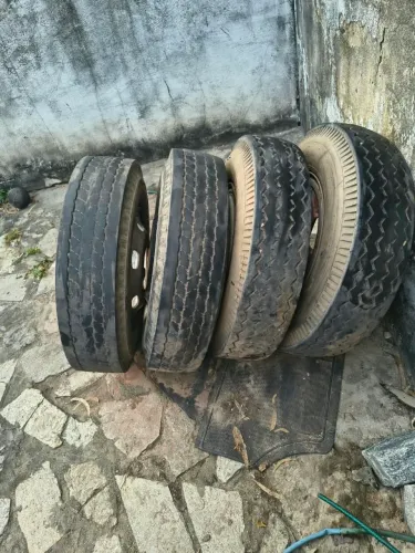 4 Rodas com camara de ar aro 16,5